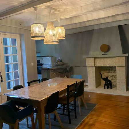 Maison De Pres De La Riviere Meyronne