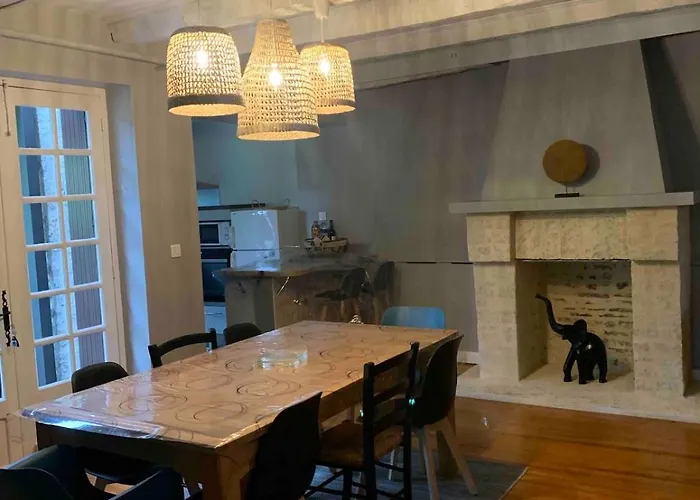 Maison De Pres De La Riviere Meyronne